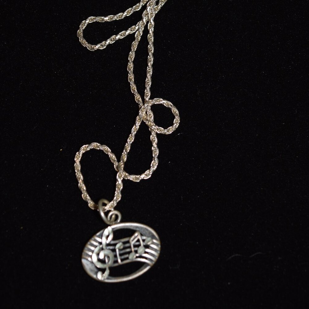 Silver music necklace and chain